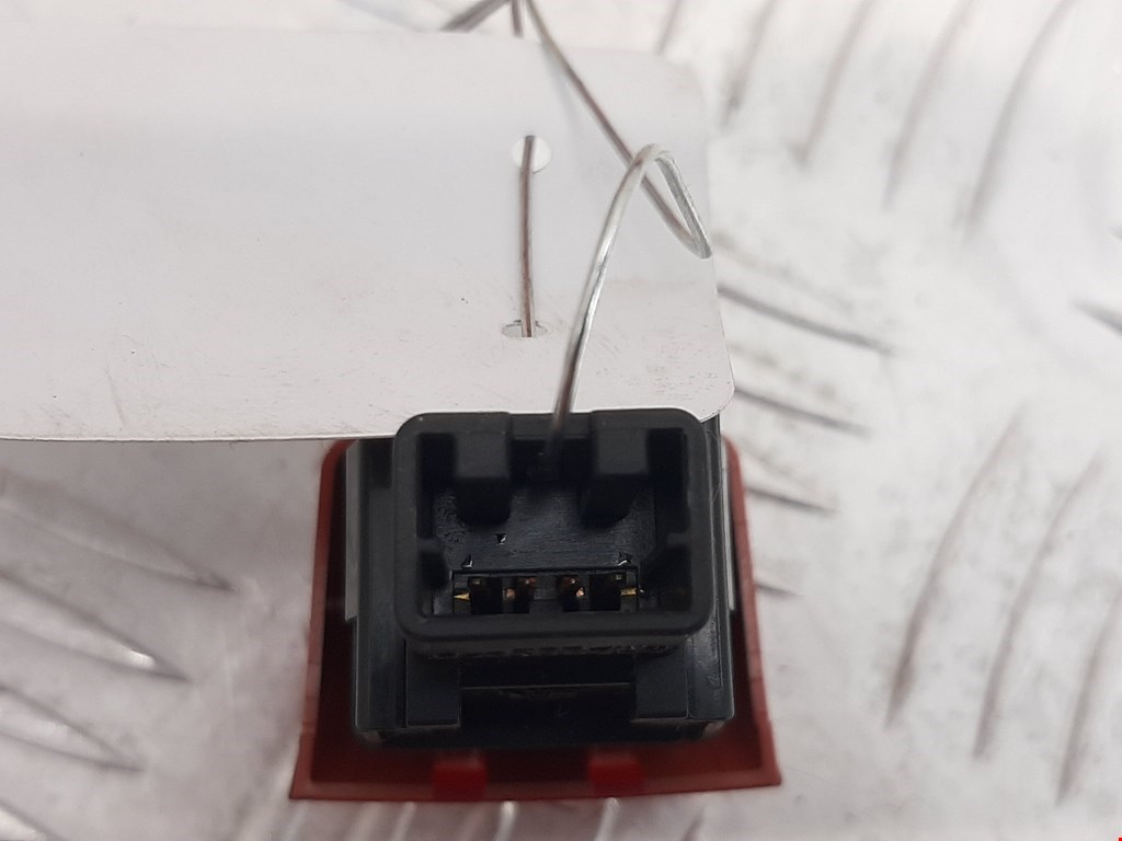 Кнопка аварийной сигнализации (аварийки) NISSAN Micra K12 2003-2010