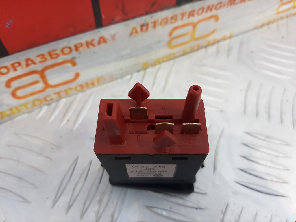 Кнопка антипробуксовочной системы VOLKSWAGEN Passat B5 1997-2005