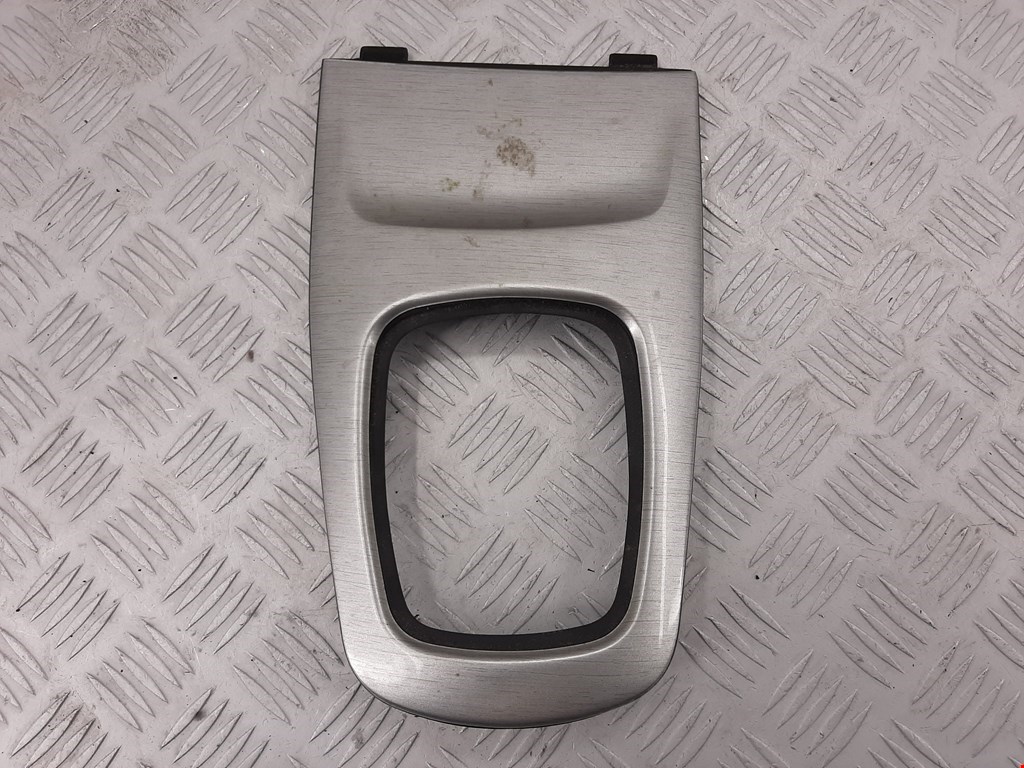 Накладка декоративная на кулису (рамка рычага КПП) Mitsubishi Galant 8 (1996-2006)