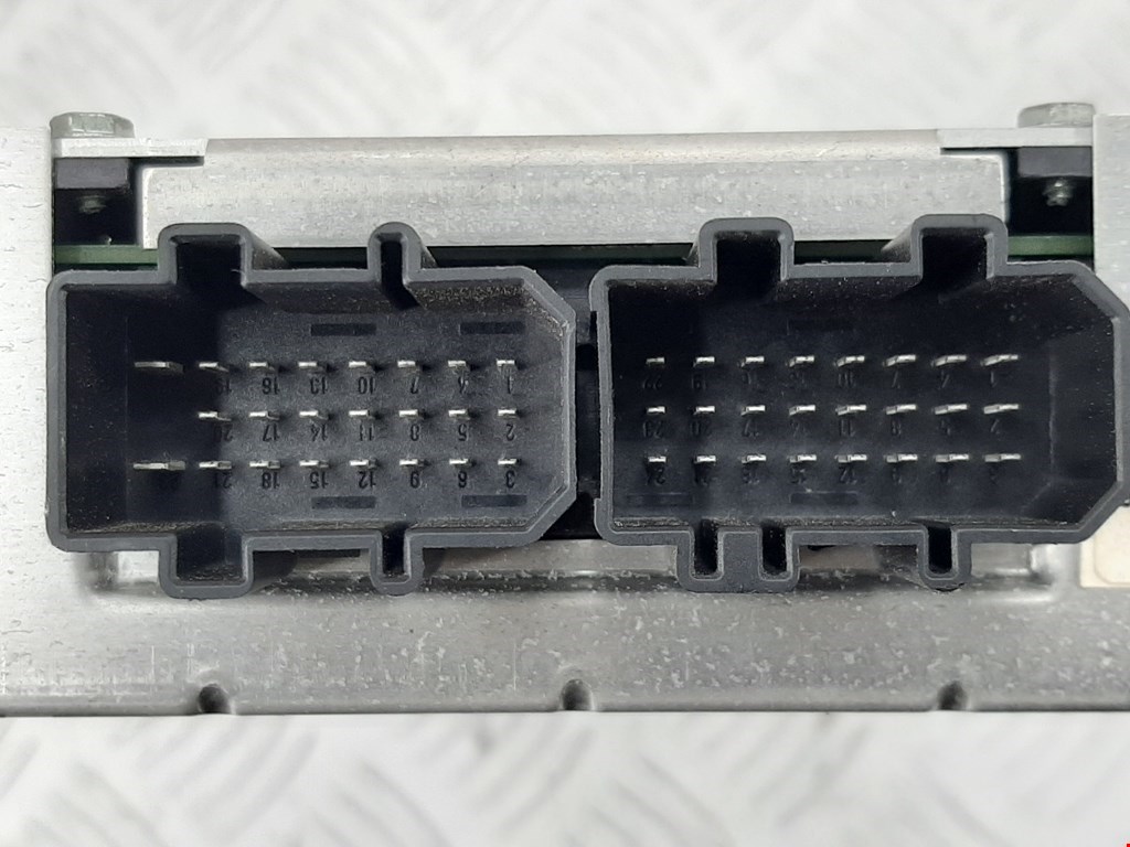 Усилитель акустической системы VOLKSWAGEN Phaeton 2002-2016