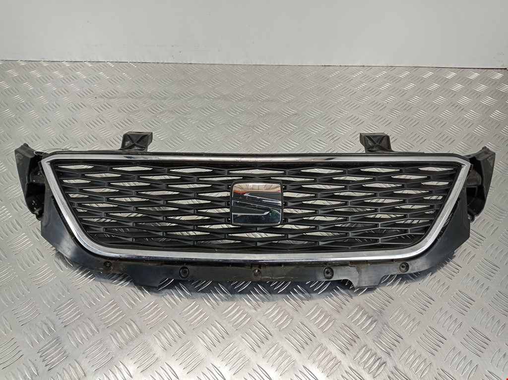 Решетка радиатора SEAT Toledo 2012-2019