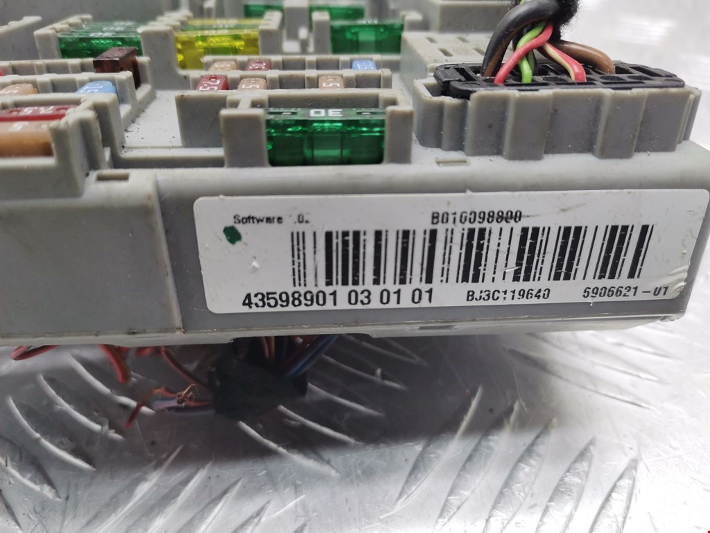 Датчик уровня в бачок омывателя BMW 3er E90/E91 2005-2012