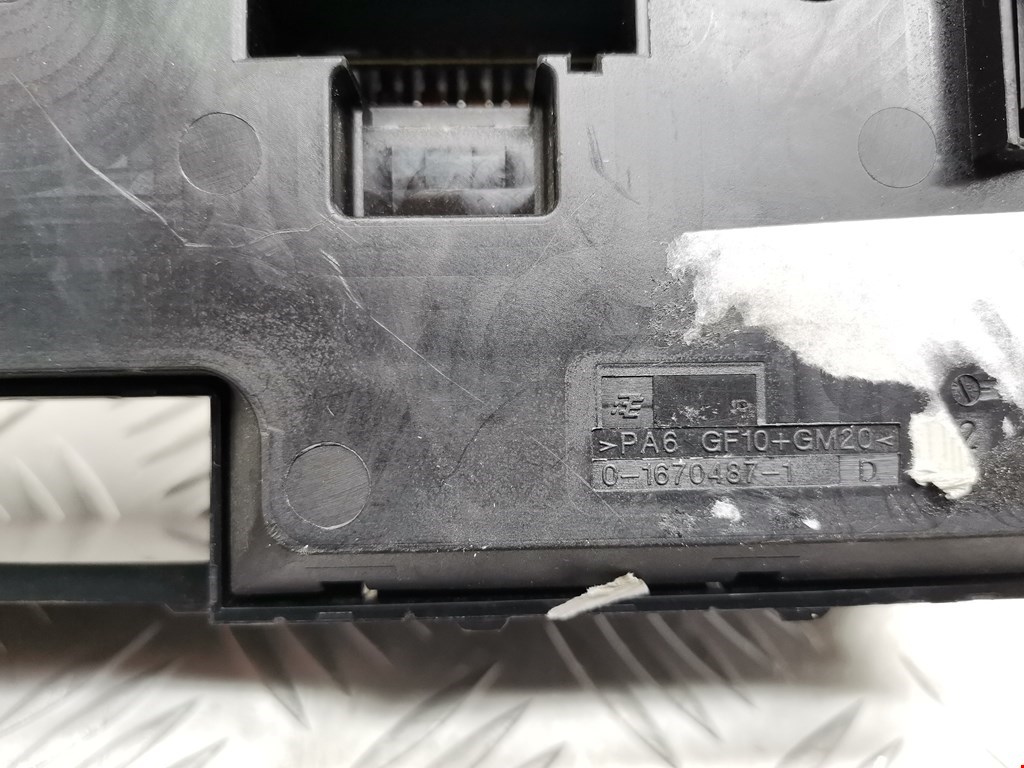 Датчик уровня в бачок омывателя BMW 5er 5 серия F10/F11/F07 2009-2017