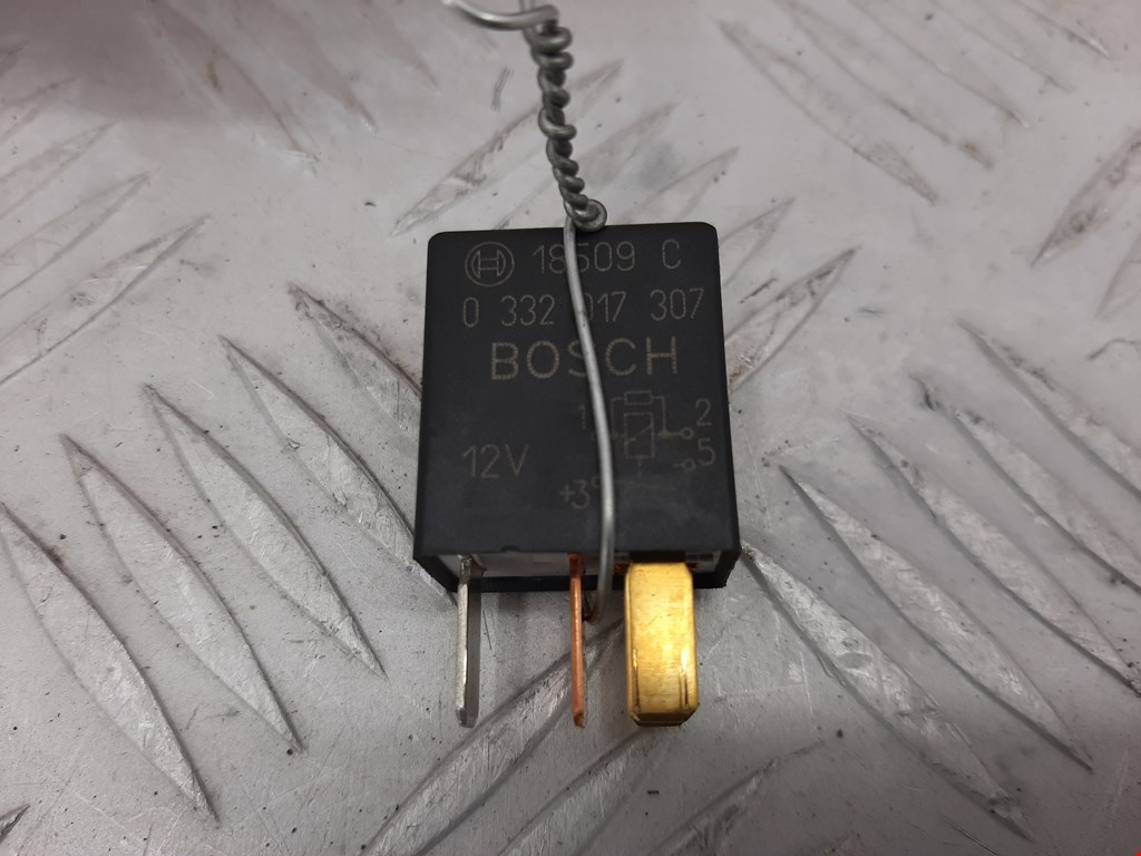 Реле TOYOTA Avensis 1997-2003