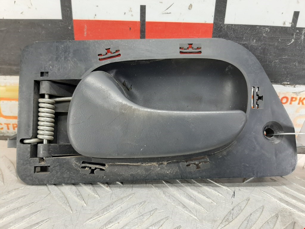 Ручка дверная передняя внутренняя левая RENAULT Laguna 1993-2000