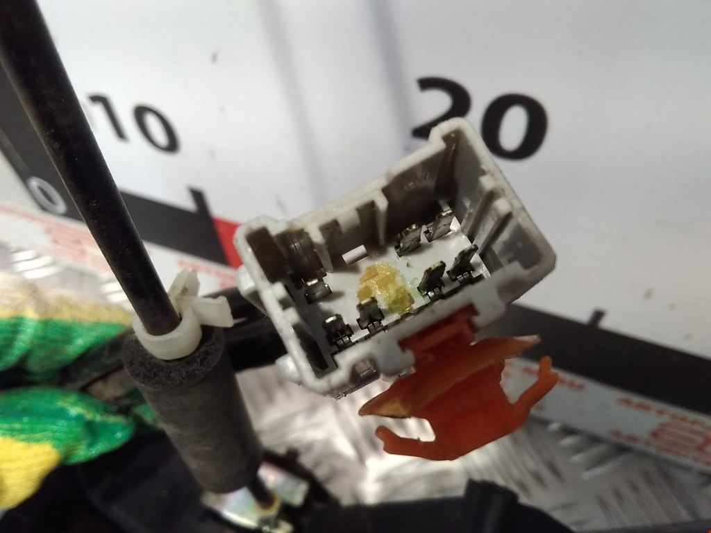 Замок двери передней левой HONDA Legend 1996-2004