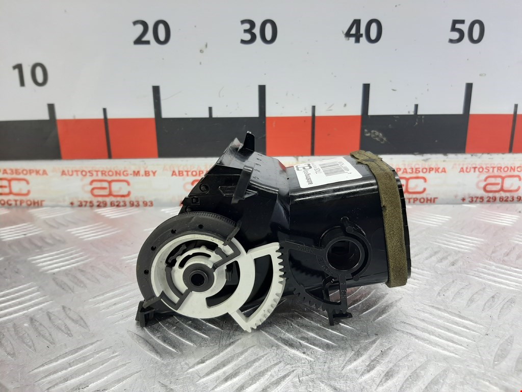 Дефлектор воздушный TOYOTA Auris E150 2006-2012