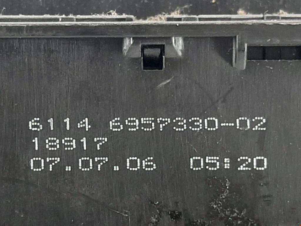 Датчик уровня в бачок омывателя BMW 5er 5 серия E60/E61 2003-2010