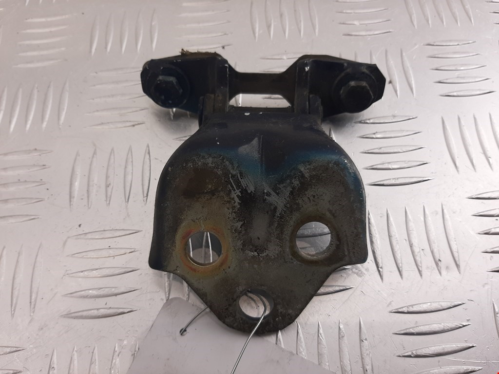 Петля двери передней правой Volvo S40 V40 1 (1996-2004)