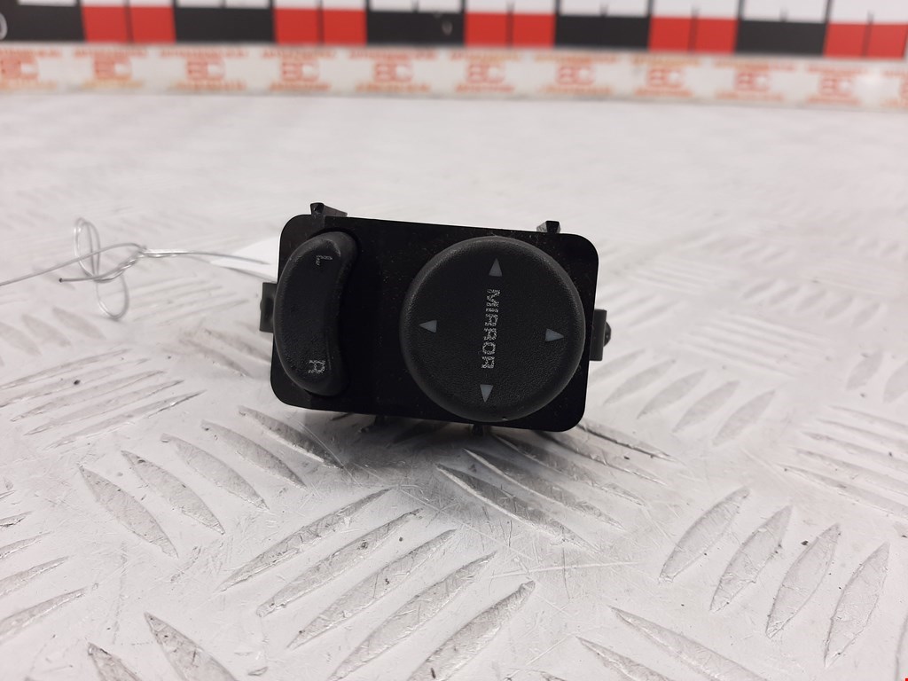 Блок управления зеркалами CHRYSLER Voyager IV RG 2001-2007