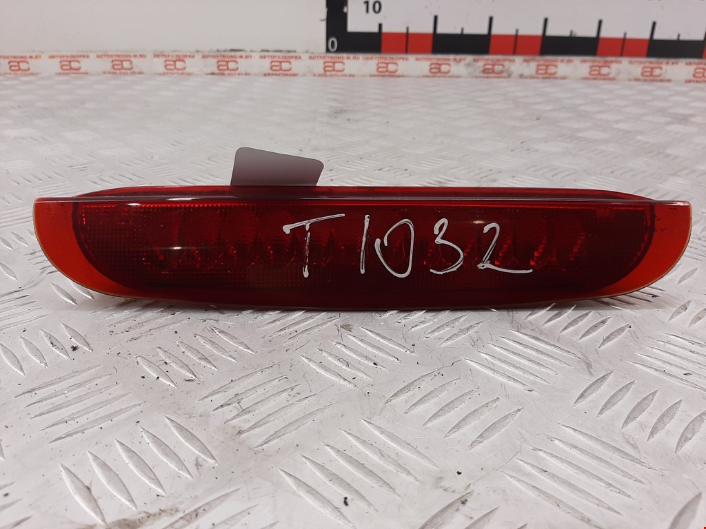 Фонарь дополнительный тормозной (стоп-сигнал) Ford Explorer 2 (1994-2003)