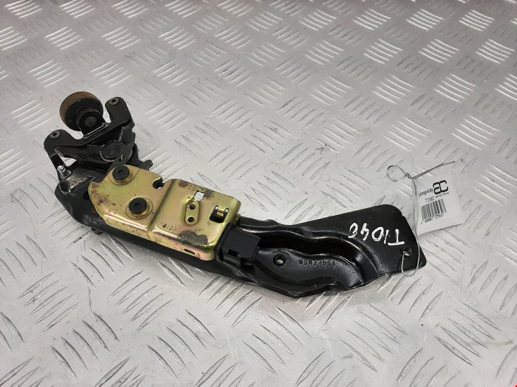 Ролик двери сдвижной (левый/правый средний верхний/нижний) CHRYSLER Voyager IV RG 2001-2007