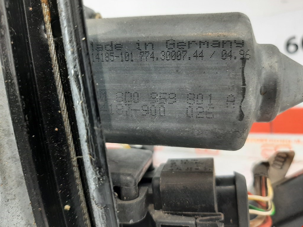 Стеклоподъемник задний левый AUDI A4 B5 1995-2001