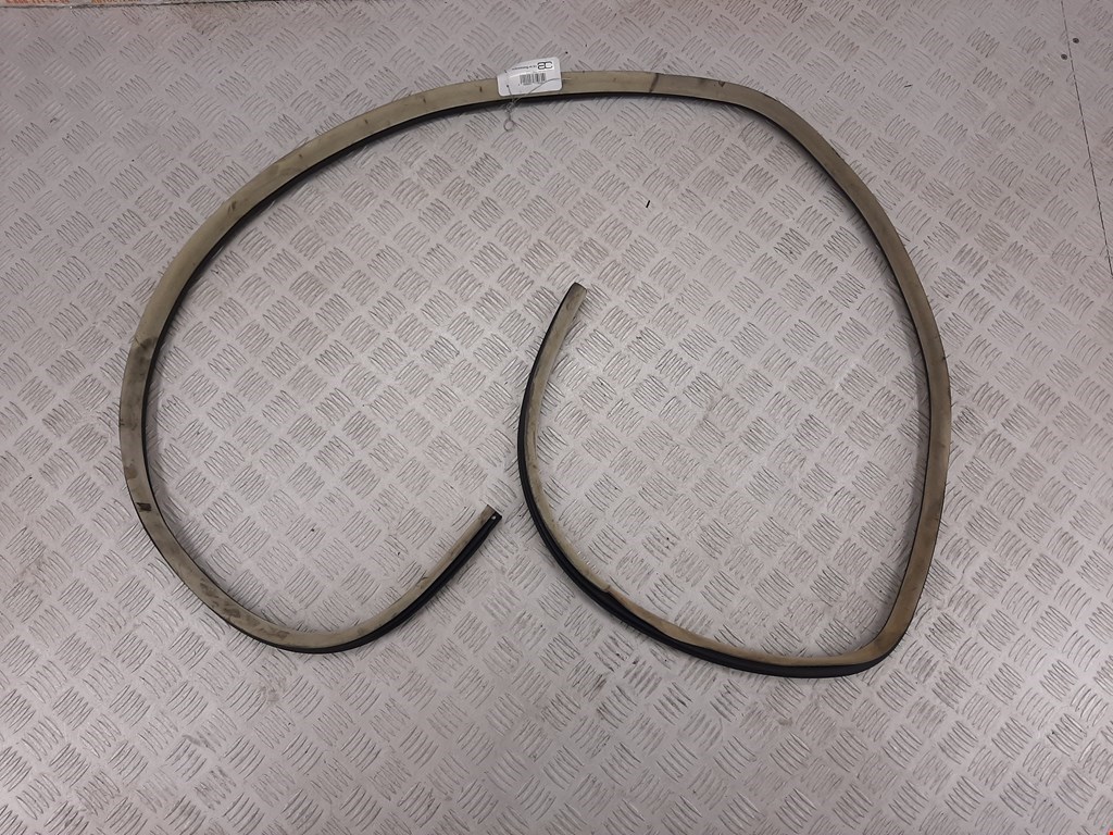 Уплотнитель двери DODGE Charger LX 2005-2010