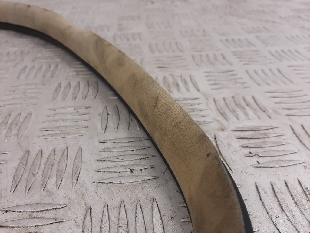 Уплотнитель двери DODGE Charger LX 2005-2010