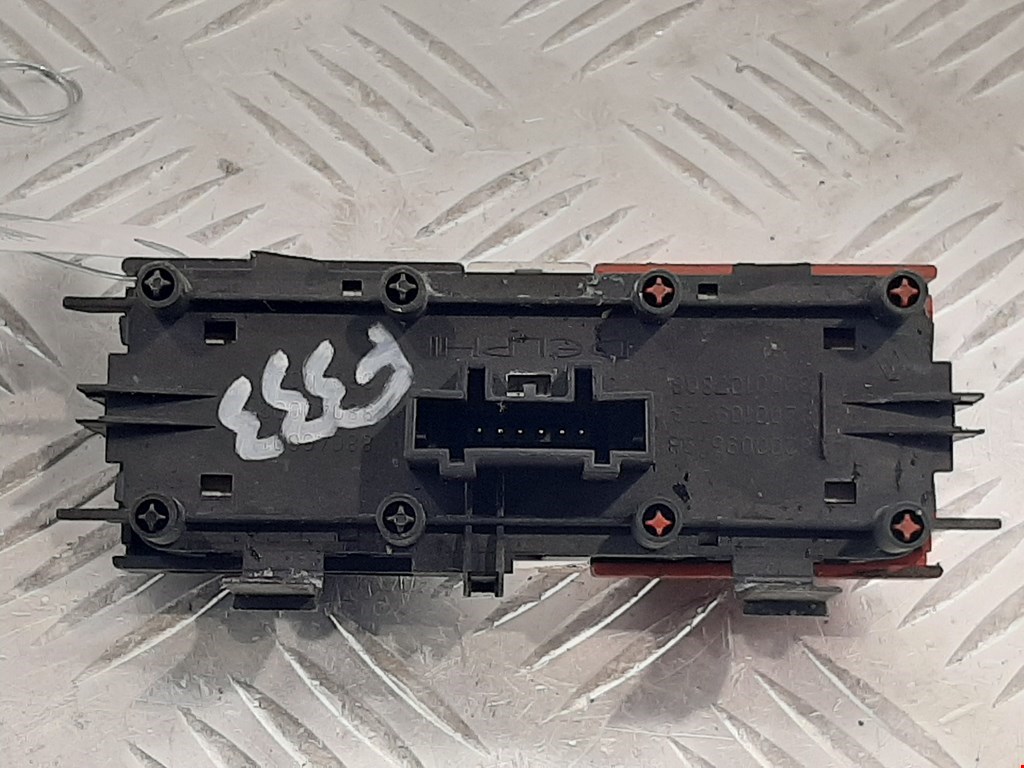 Кнопка аварийной сигнализации (аварийки) RENAULT Megane II 2002-2009