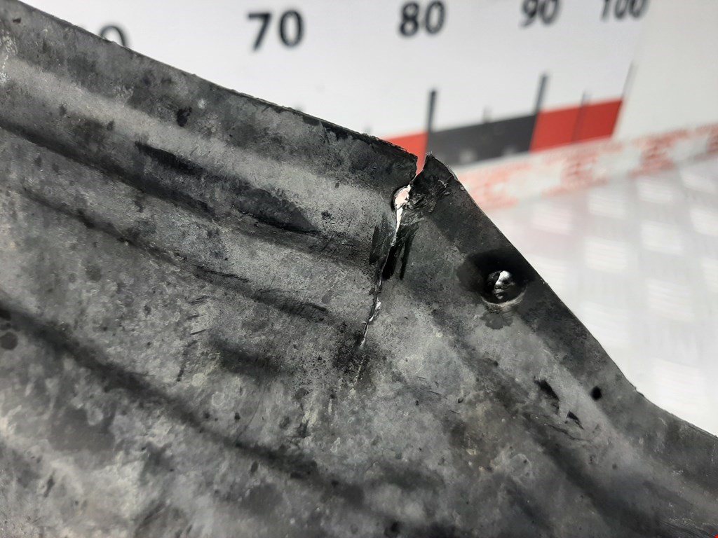 Локер (подкрылок) передний левый INFINITI M 2005-2010