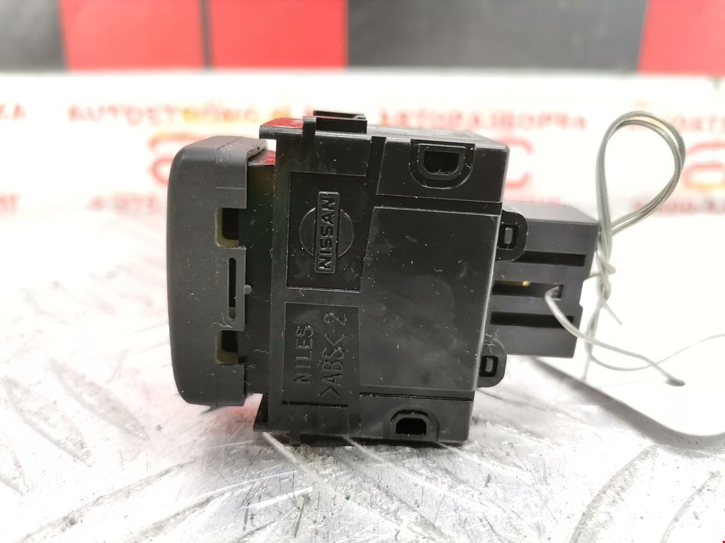 Кнопка антипробуксовочной системы INFINITI M 2005-2010