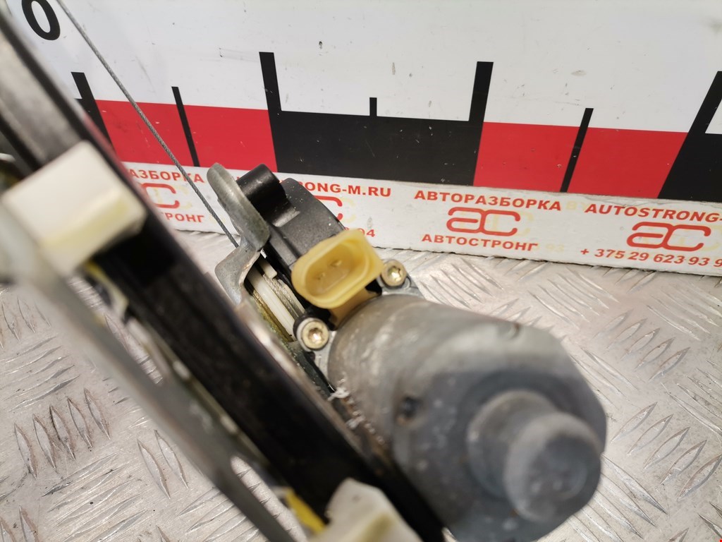 Стеклоподъемник задний правый VOLVO V70 II 2000-2007