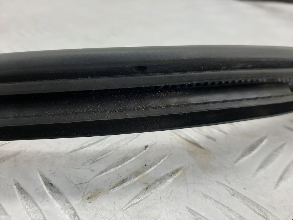 Уплотнитель двери NISSAN Murano Z50 2002-2008