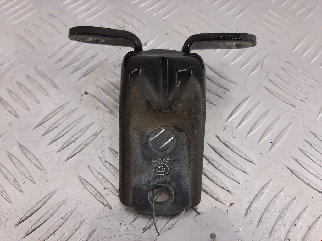 Петля двери передней правой Hyundai Santa Fe 2 (CM) (2005-2012)