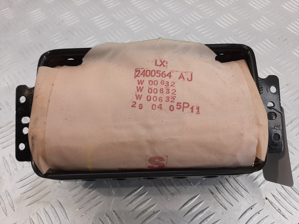 Подушка безопасности пассажирская (в торпедо) DODGE Magnum 2003-2008