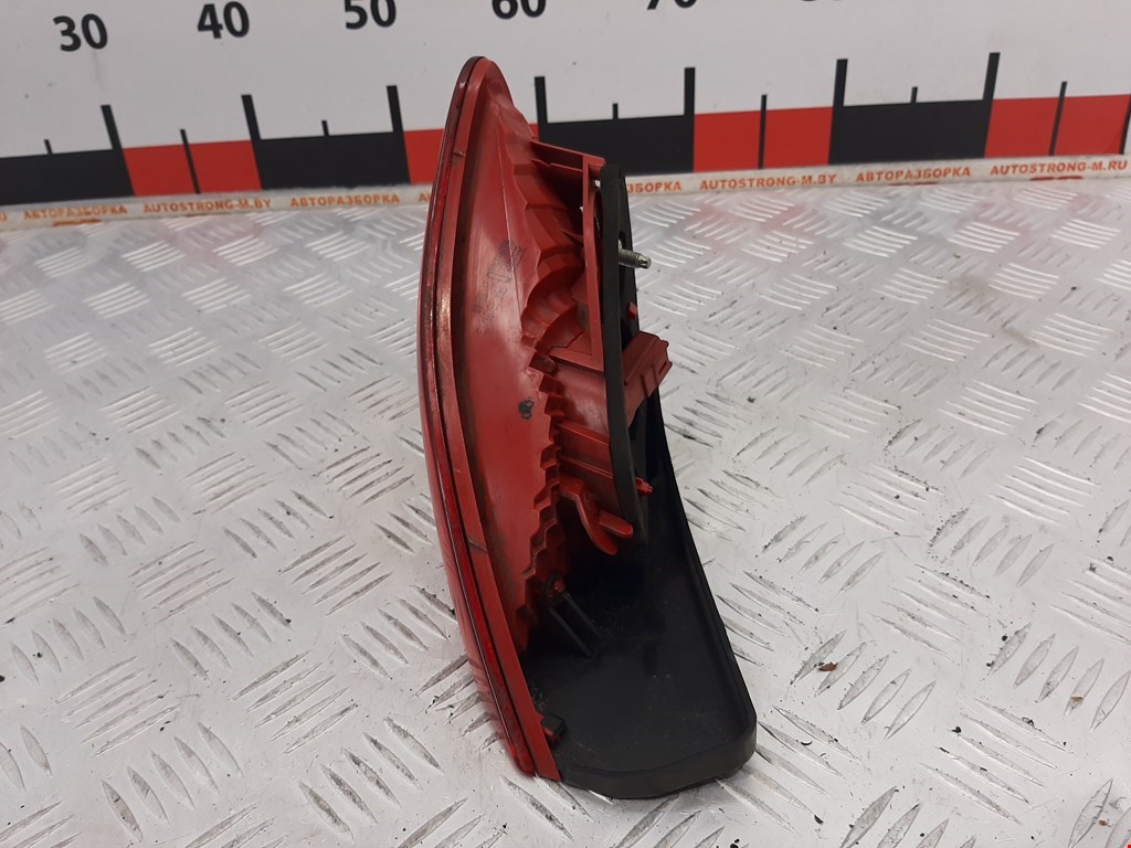 Фонарь задний внутренний правый PEUGEOT Partner 2008-2018