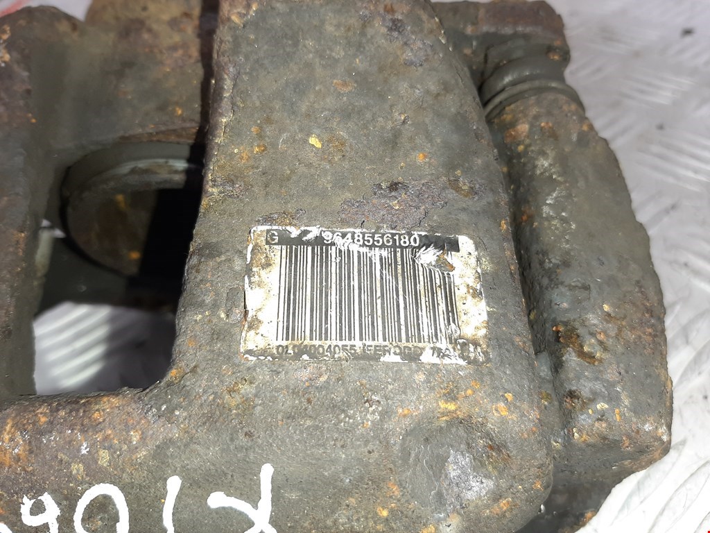 Суппорт передний левый CITROEN Xsara Picasso 1999-2012