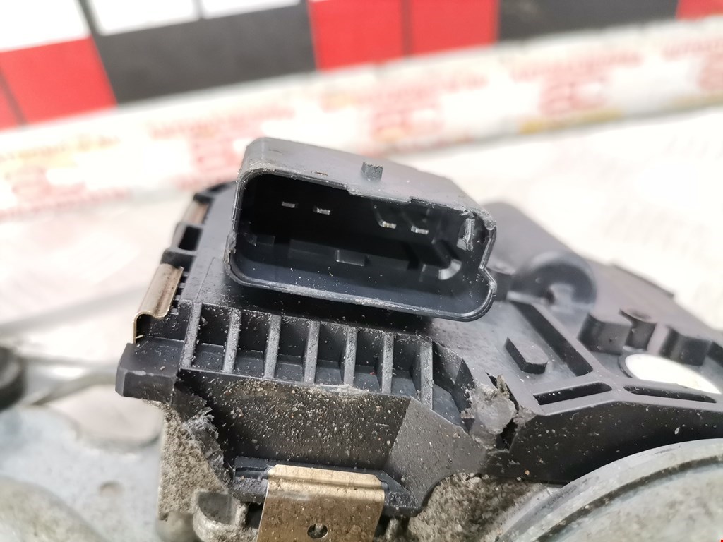 Моторчик стеклоочистителя передний PEUGEOT Partner 2008-2018