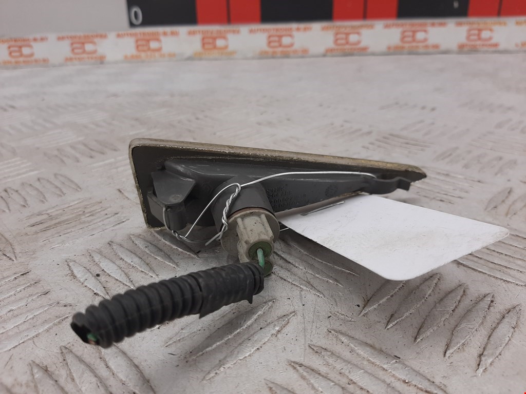 Повторитель на крыло RENAULT Espace 2003-2014