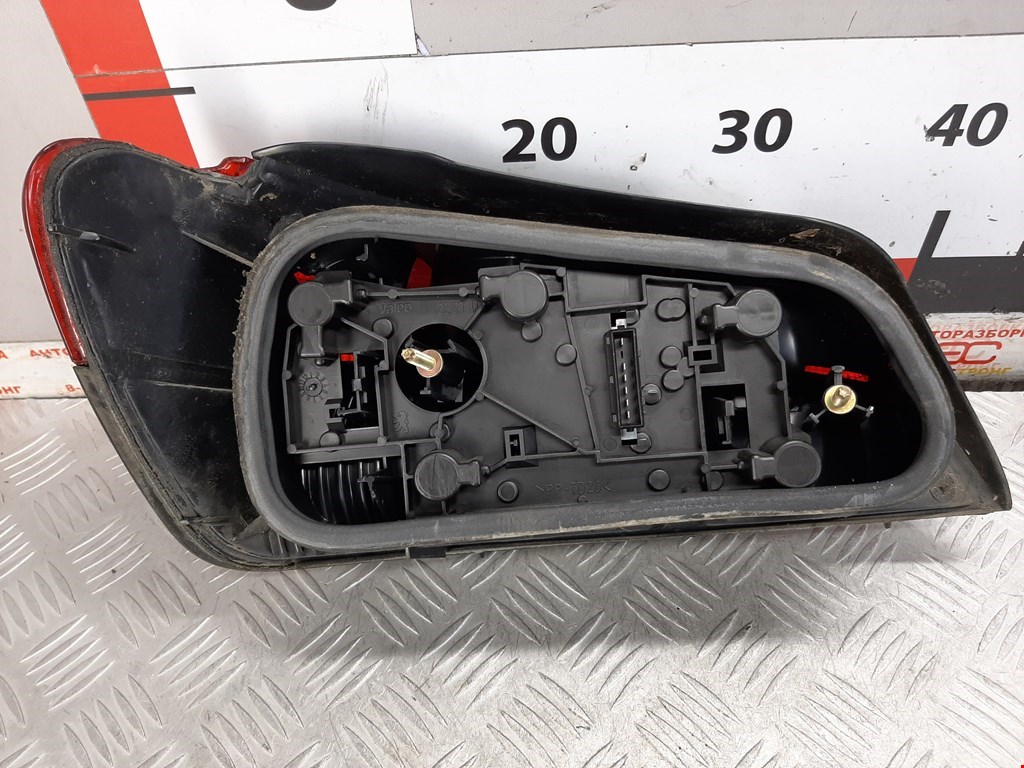 Фонарь задний правый PEUGEOT 306 1993-2002