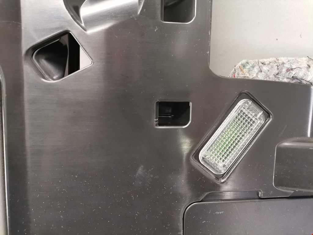 Накладка декоративная AUDI A6 C6 2004-2010