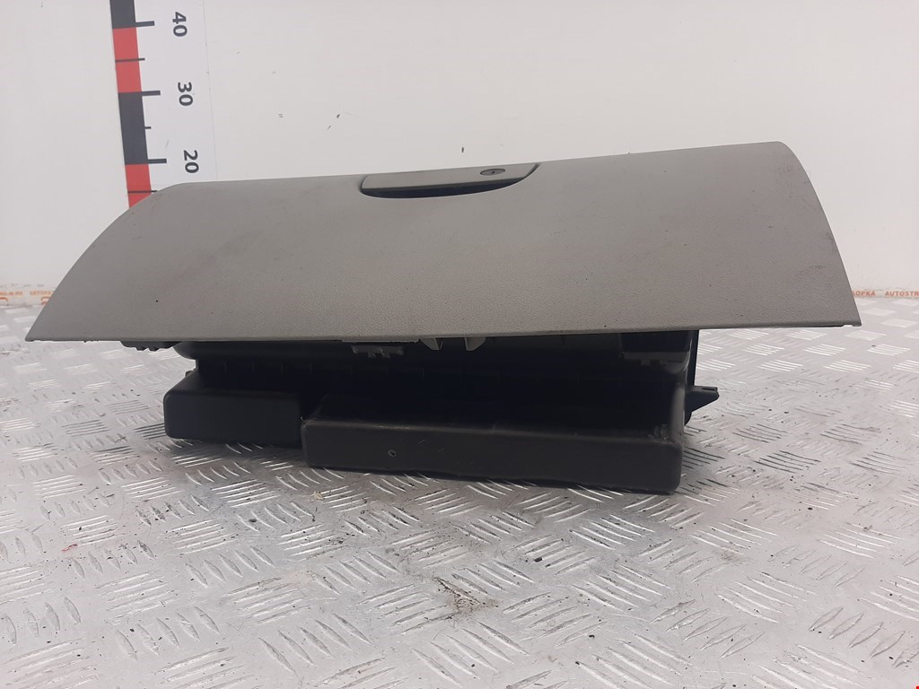 Бардачок DODGE Magnum 2003-2008