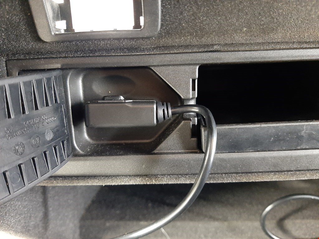 Бардачок AUDI A5 2007-2016