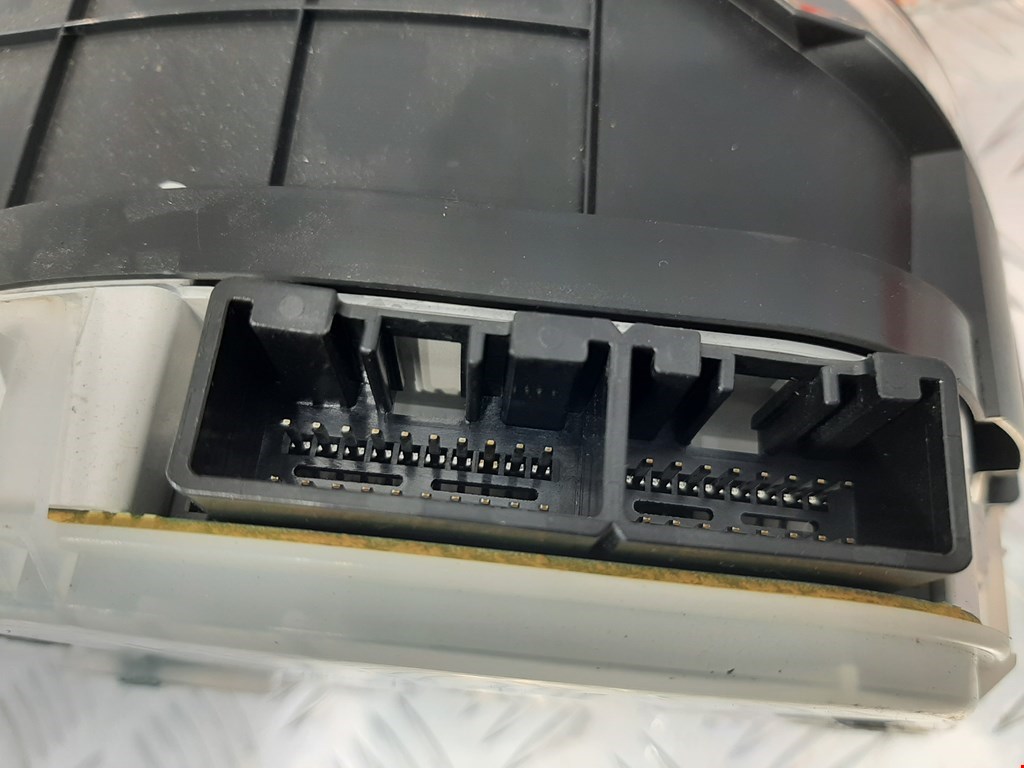 Панель приборов (щиток) MAZDA Premacy CP 1999-2004