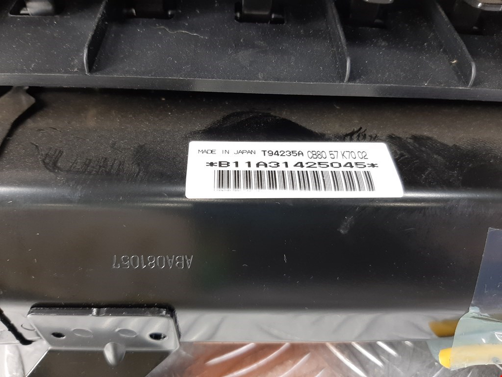 Подушка безопасности пассажирская (в торпедо) MAZDA Premacy CP 1999-2004