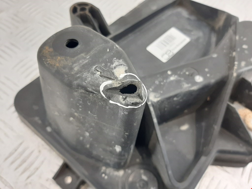 Крепление АКБ (корпус/подставка) CHRYSLER Pacifica 2003-2008