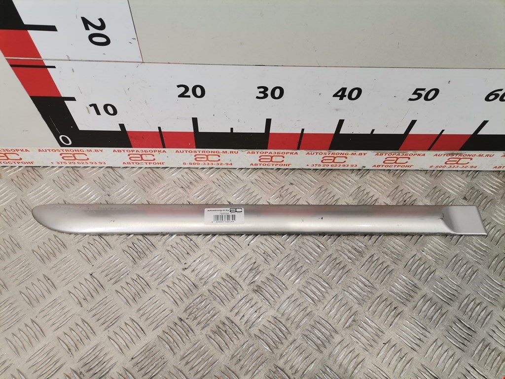 Накладка декоративная (молдинг) двери задней правой Mazda Premacy (1999-2017)