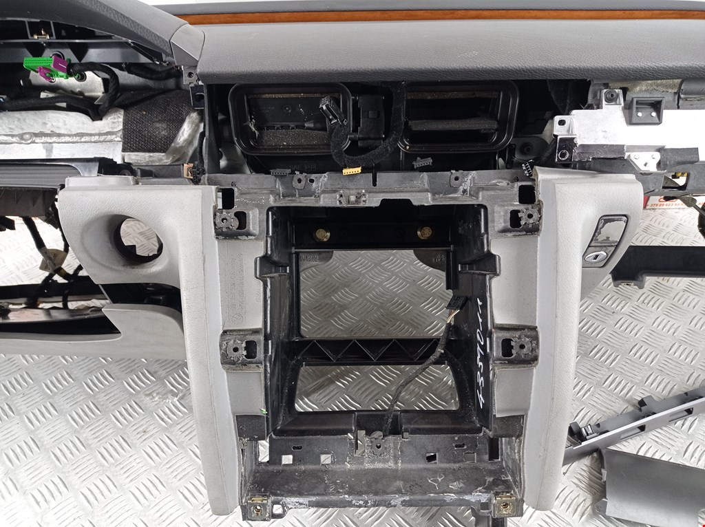 Торпедо VOLKSWAGEN Phaeton 2002-2016