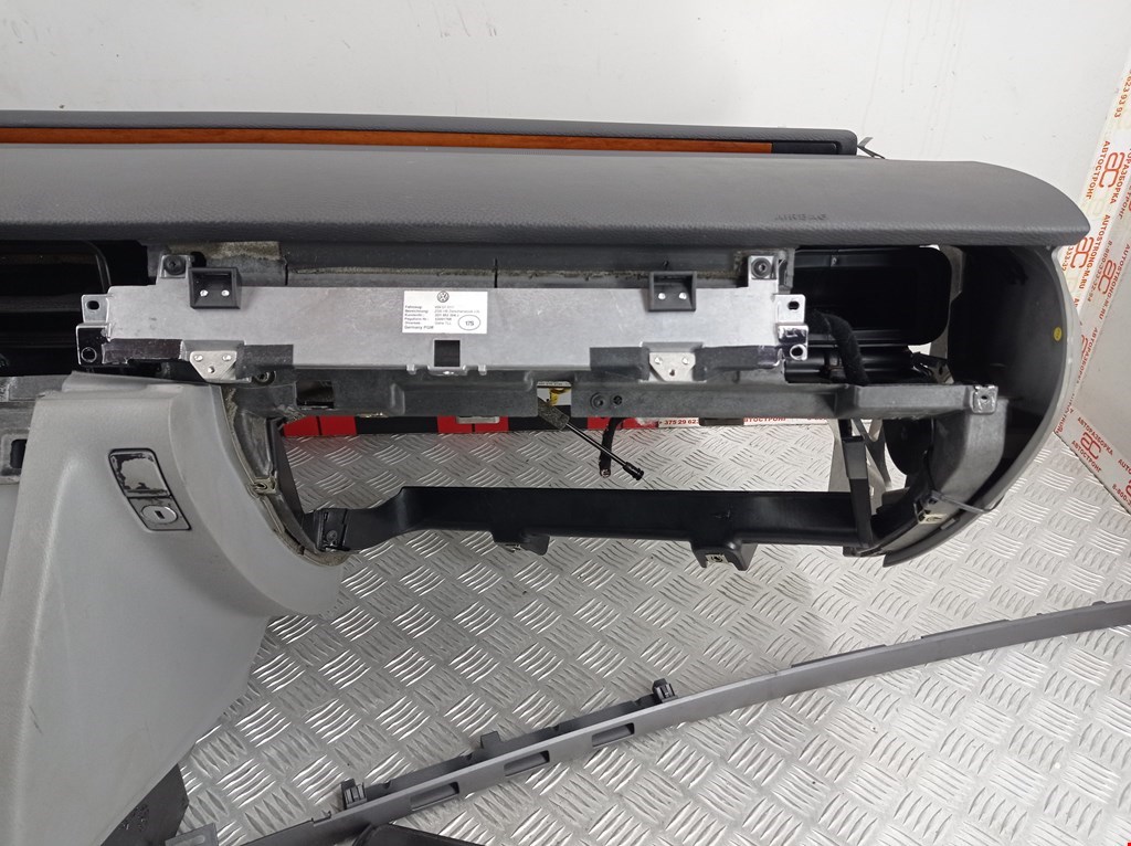 Торпедо VOLKSWAGEN Phaeton 2002-2016