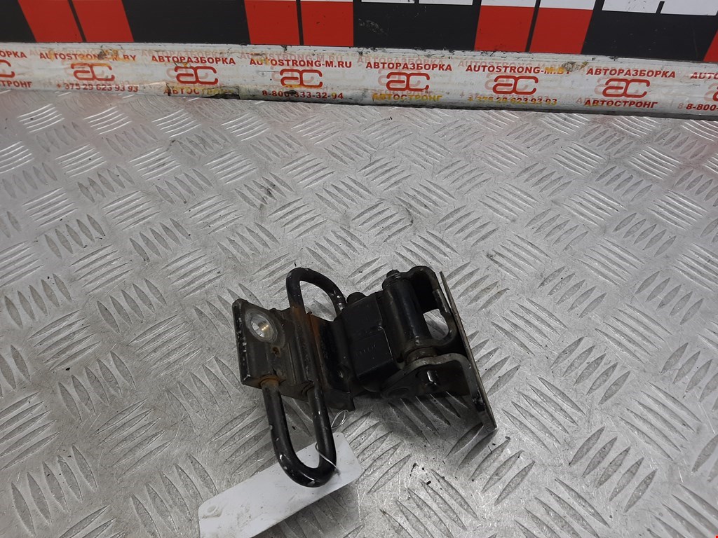 Петля двери передней правой Audi A4 B7 (2004-2009)