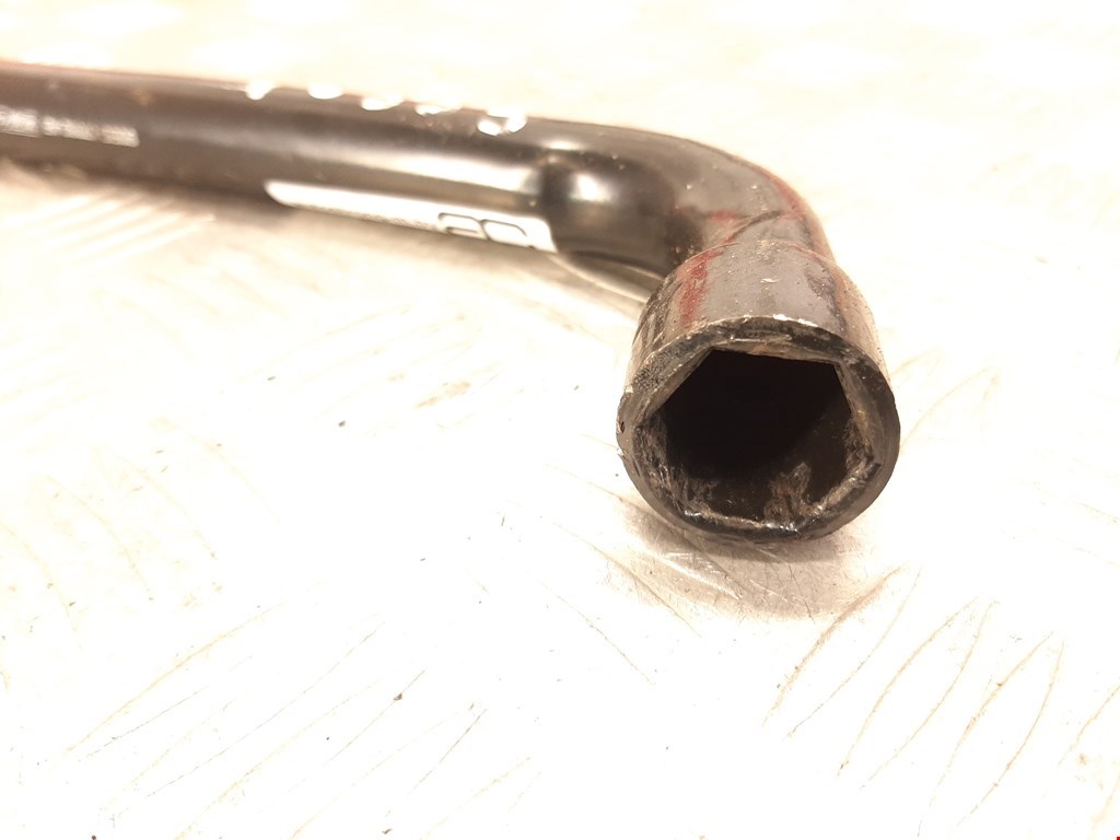 Ключ балонный FORD Fusion 2002-2012