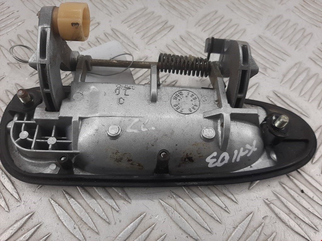 Ручка двери задней наружная левая MAZDA 626 GF 1997-2003