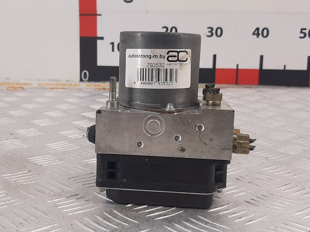 Блок ABS (насос) INFINITI M 2005-2010