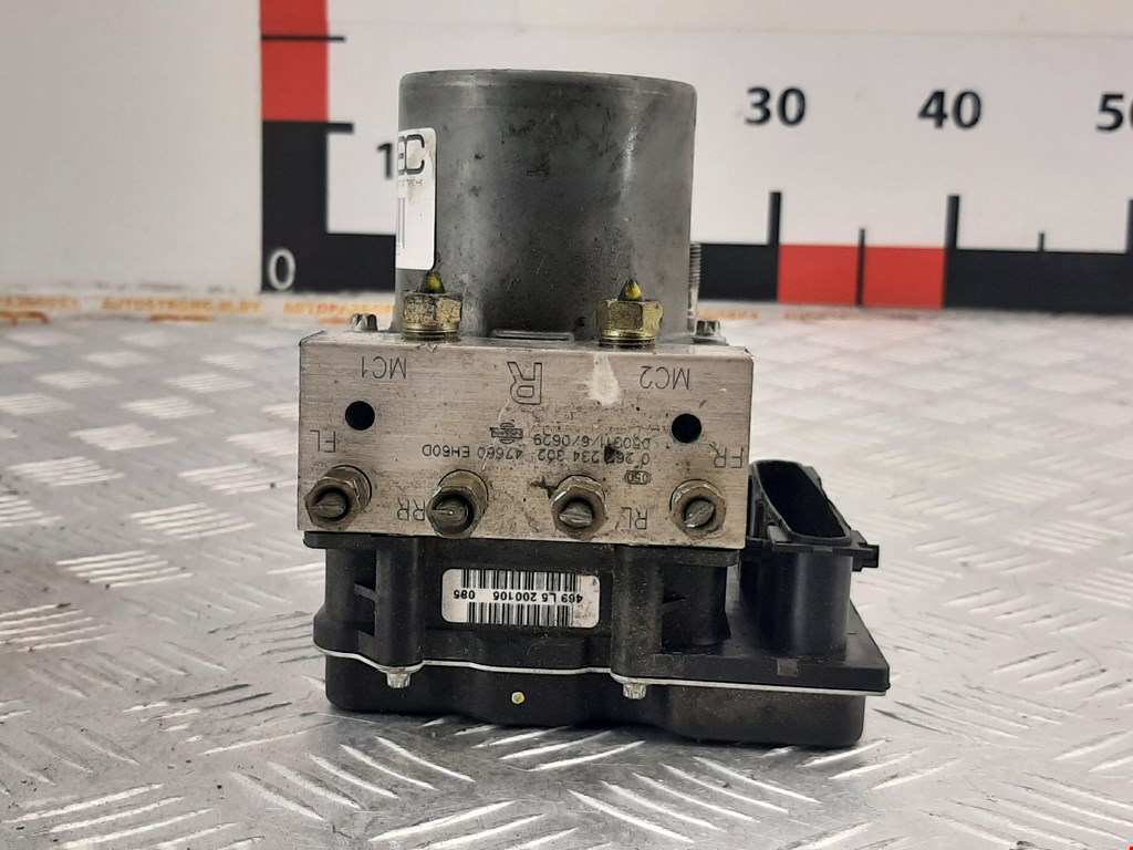 Блок ABS (насос) INFINITI M 2005-2010