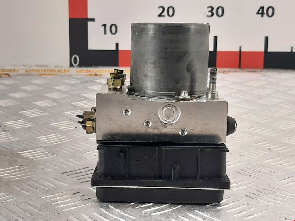 Блок ABS (насос) INFINITI M 2005-2010