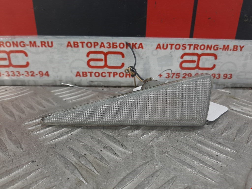 Повторитель указателя поворота правый Renault Scenic 2 (2003-2009)
