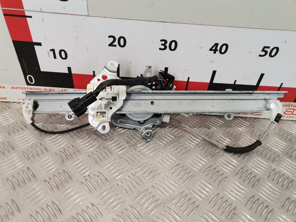 Стеклоподъемник передний правый NISSAN Tiida C11 2004-2014