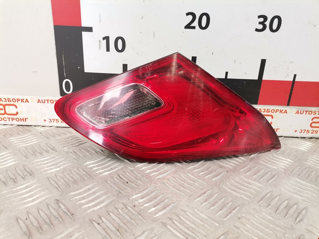 Фонарь задний внутренний левый OPEL Astra J 2009-2017