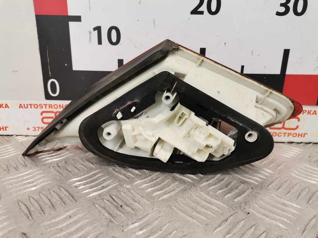 Фонарь задний внутренний левый OPEL Astra J 2009-2017